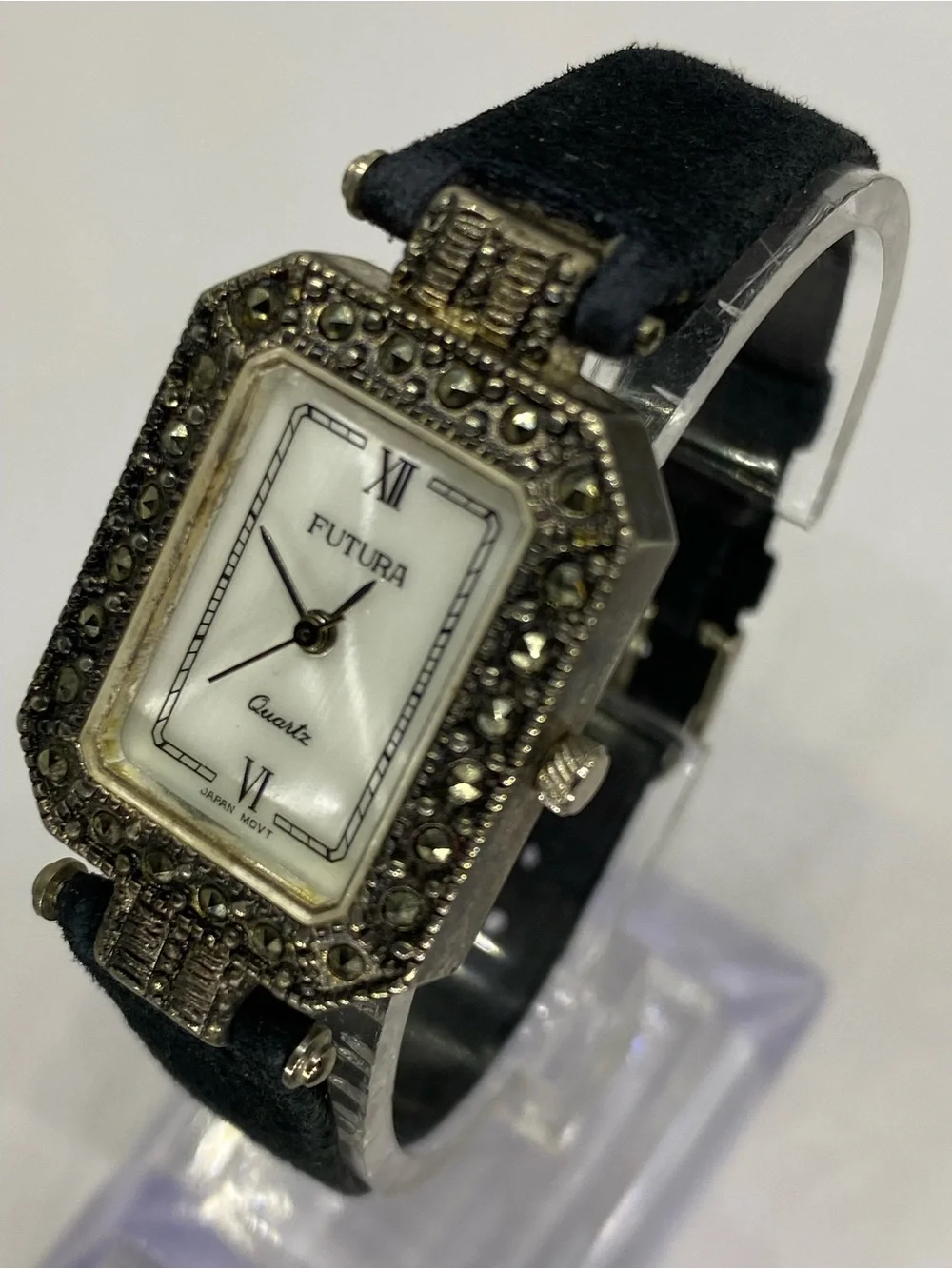 *** FUTURA ^^^ Rectangular Crystal Accent Quartz Watch / Japan movement ***